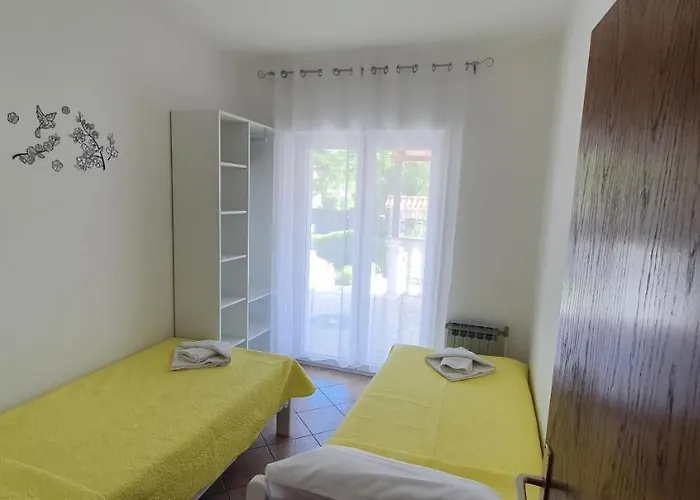 Karla * יאדראנובו